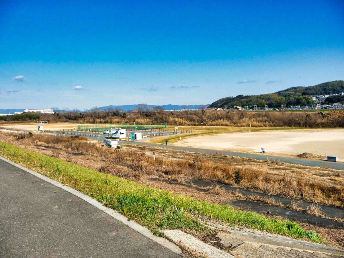 大阪の河川公園にて漏水調査を実施しました